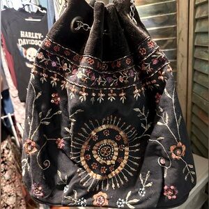 Embroidered &chain bucket hobo purse, zipper broken on inside pocket, see pic
